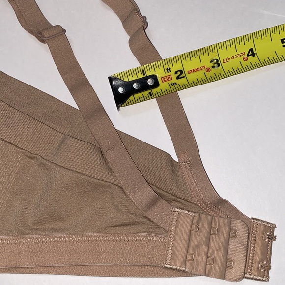 Small Felina Seamless Wirefree Cups Adj Straps 2 Hook Nude tone Bra, Pad Pockets - Picture 4 of 16